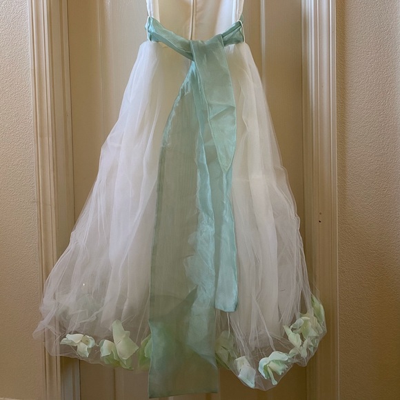 Girls Easter/Flower Dress - Picture 3 of 4